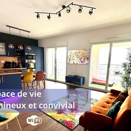 Chic & Cosy - Private Parking - Between Paris & Disneyland - 5min Trainstation, Big Mall