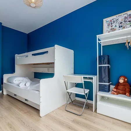 Chic & Cosy - Private Parking - Between Paris & Disneyland - 5min Trainstation, Big Mall דירה