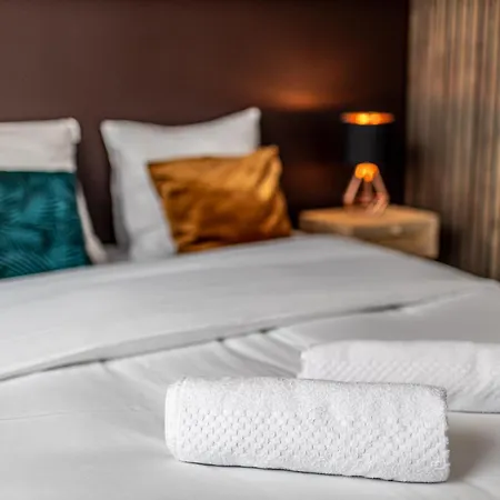 Chic & Cosy - Private Parking - Between Paris & Disneyland - 5min Trainstation, Big Mall *