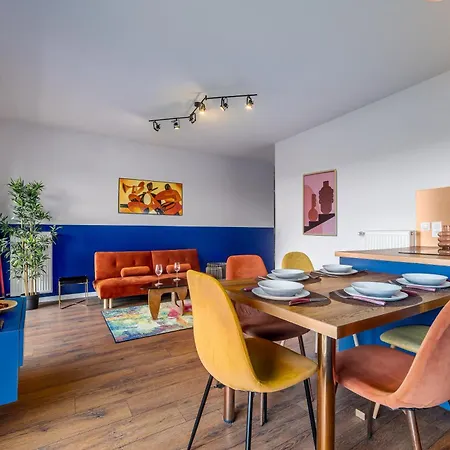 Chic & Cosy - Private Parking - Between Paris & Disneyland - 5min Trainstation, Big Mall Noisy-le-Grand